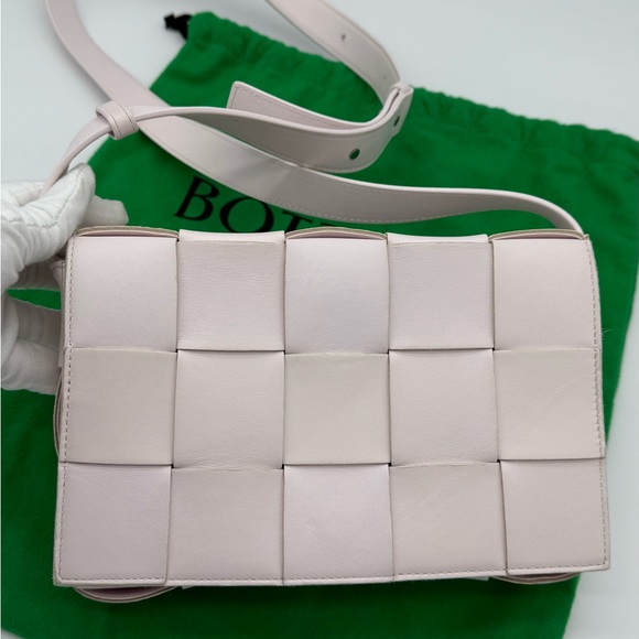 Authentic Bottega Veneer light pink small cassette bag - Picture 6 of 17